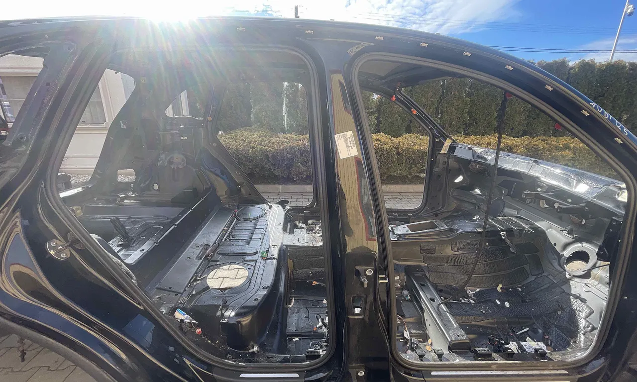 STALP MIJLOC DREAPTA AUDI Q5 2008-2019