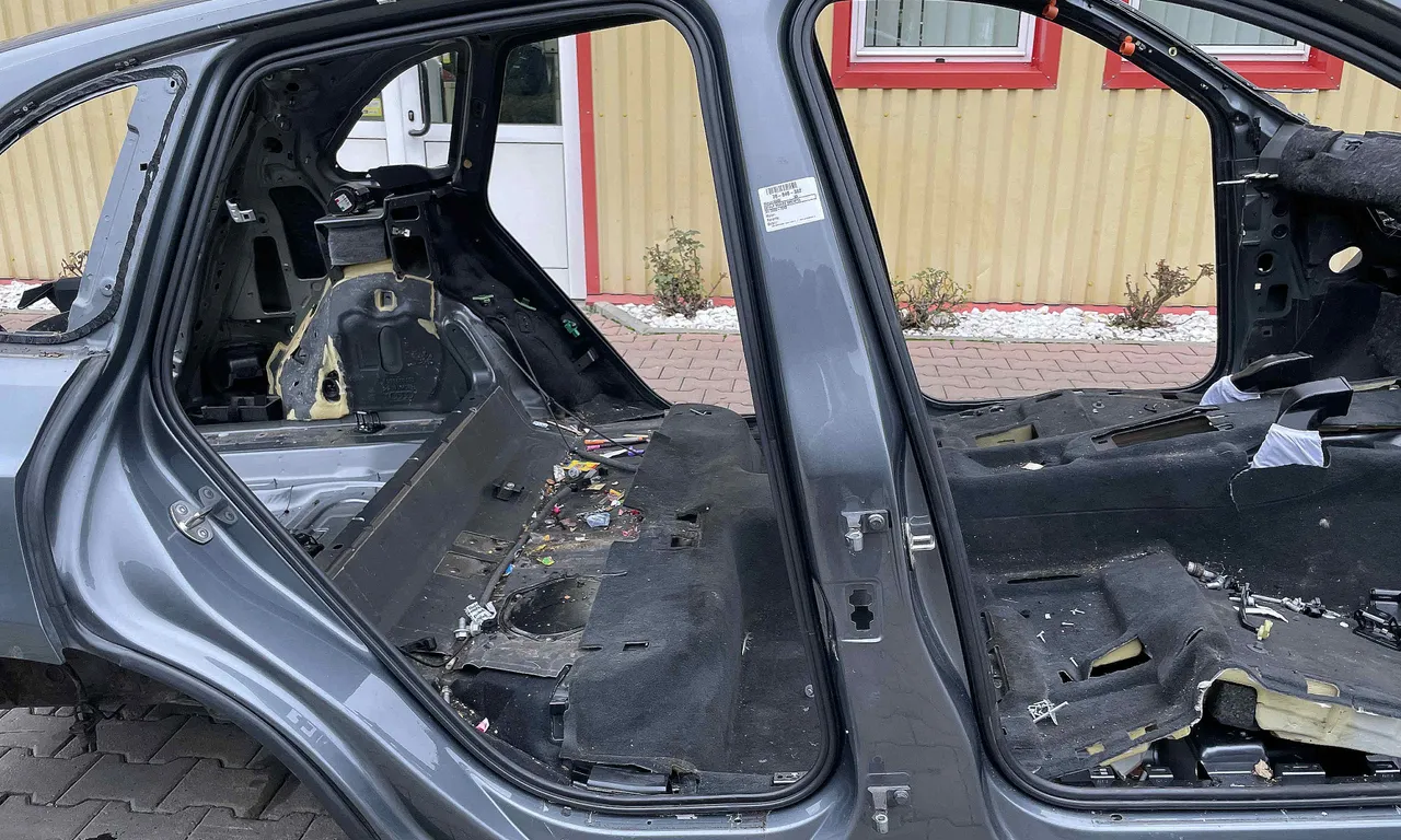 STALP MIJLOC DREAPTA AUDI Q5 2008-2019