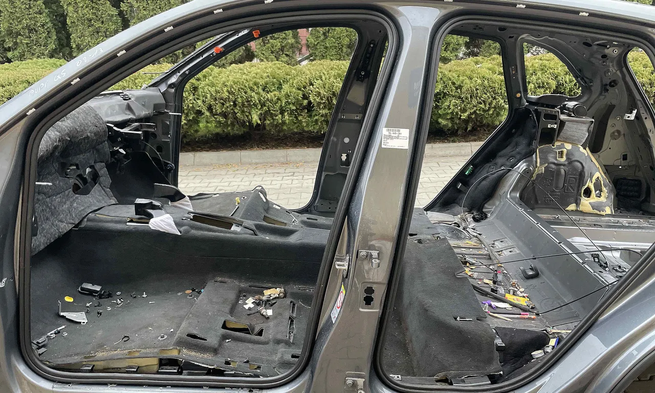 STALP MIJLOC STANGA AUDI Q5 2008-2019