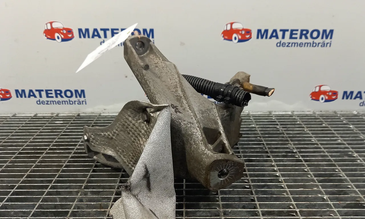 SUPORT MOTOR DREAPTA AUDI Q5 2008-2019