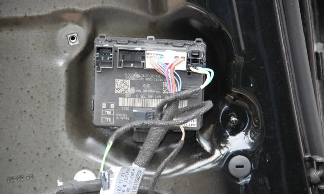 Modul confort usa stanga spate AUDI Q5 2016-null