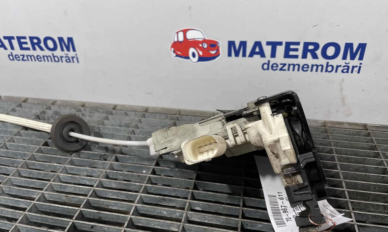 INCUIETOARE USA FATA DREAPTA AUDI Q7 2006-2016
