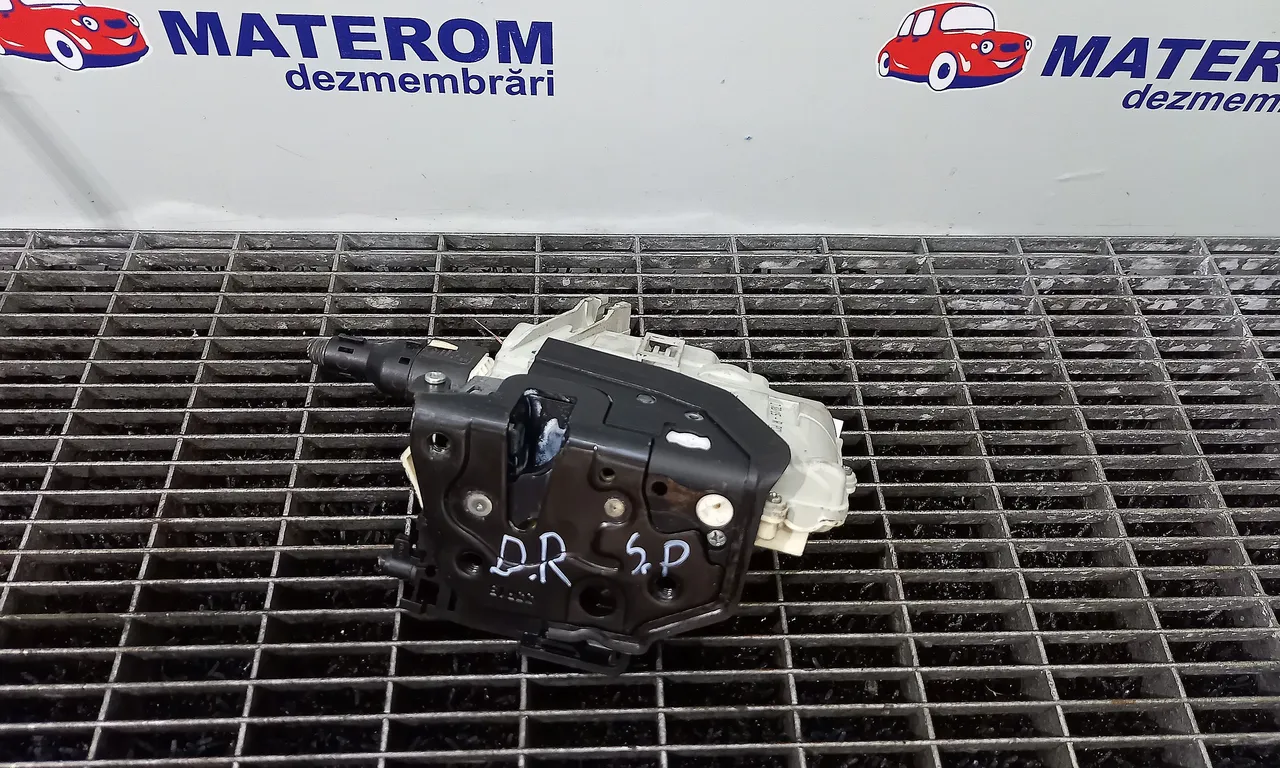 INCUIETOARE USA SPATE DREAPTA AUDI Q7 2006-2016