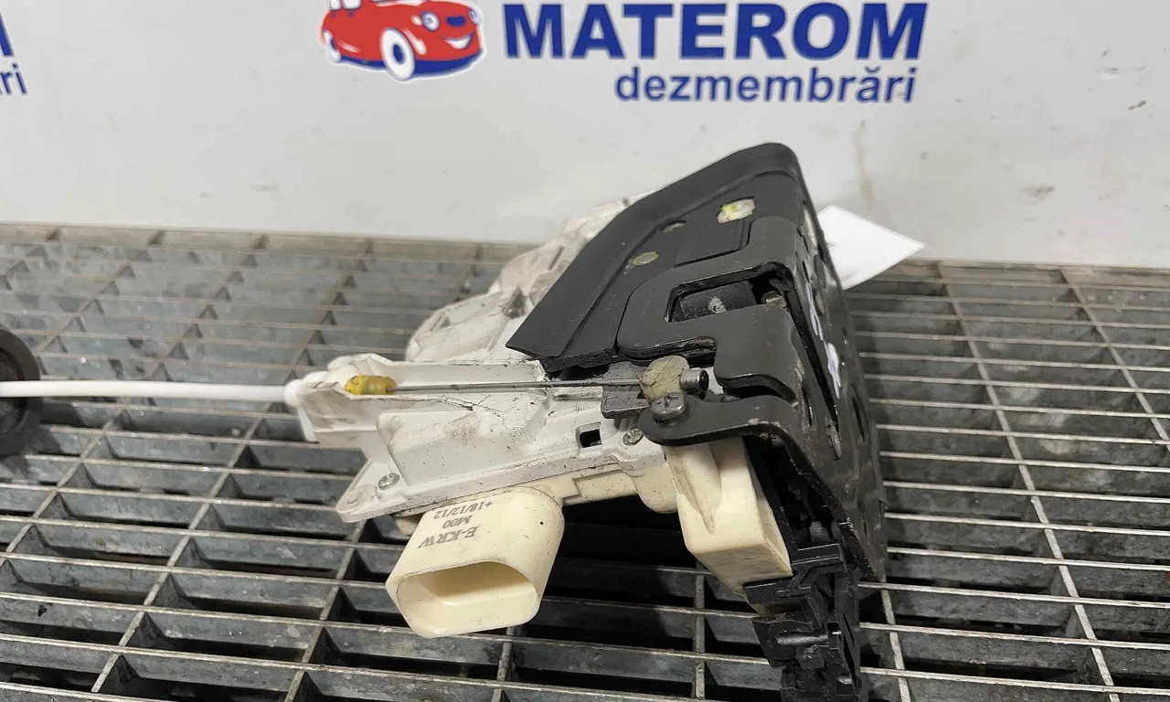 INCUIETOARE USA SPATE DREAPTA AUDI Q7 2006-2016