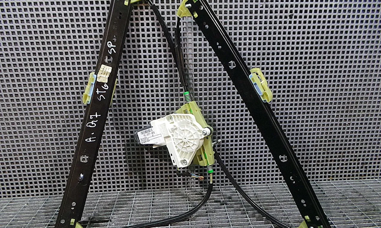 MACARA USA SPATE STANGA AUDI Q7 2006-2016