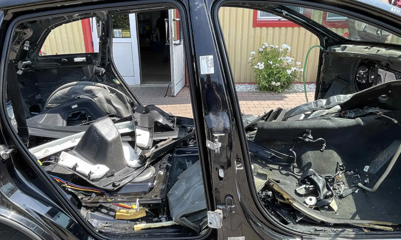 STALP MIJLOC DREAPTA AUDI Q7 2006-2016