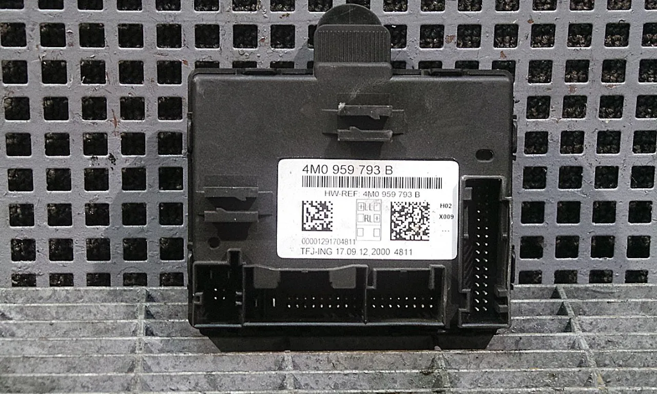 MODUL USA/STANGA FATA AUDI Q7 2006-2016