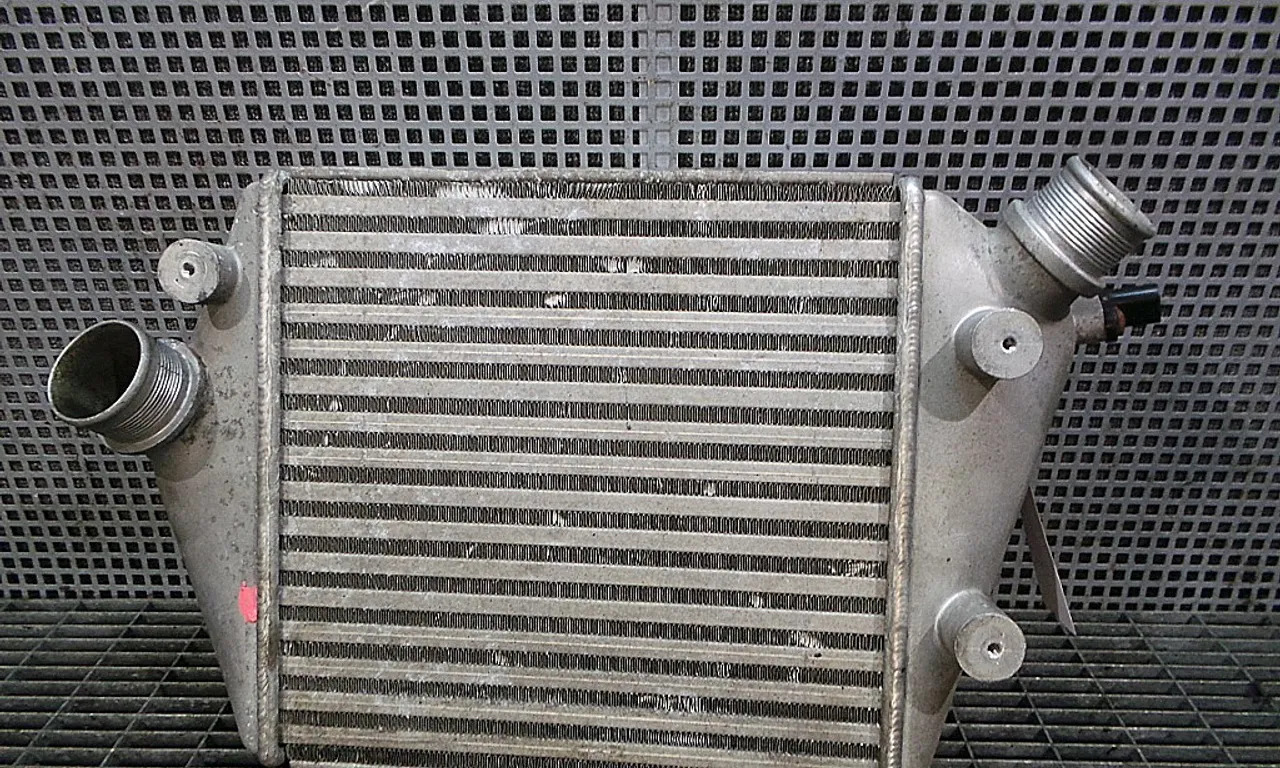 RADIATOR INTERCOOLER AUDI Q7 2006-2016