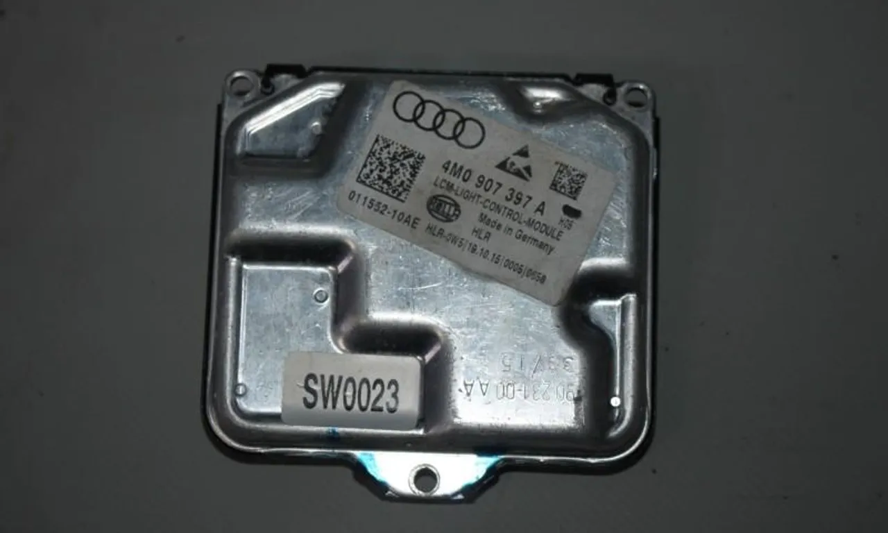 Modul far AUDI Q7 2015-null