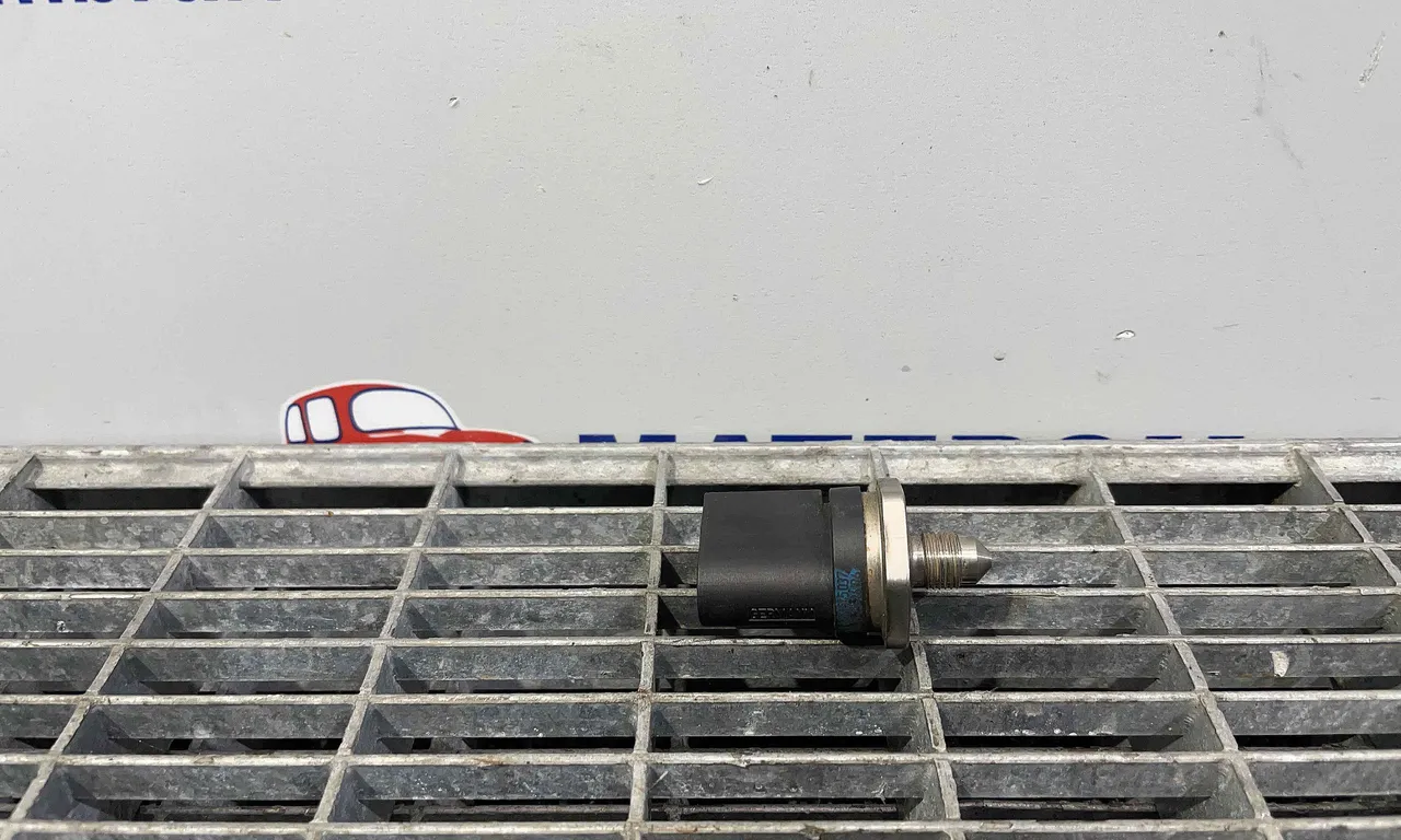 SENZOR PRESIUNE COMBUSTIBIL AUDI TT 2006-2015