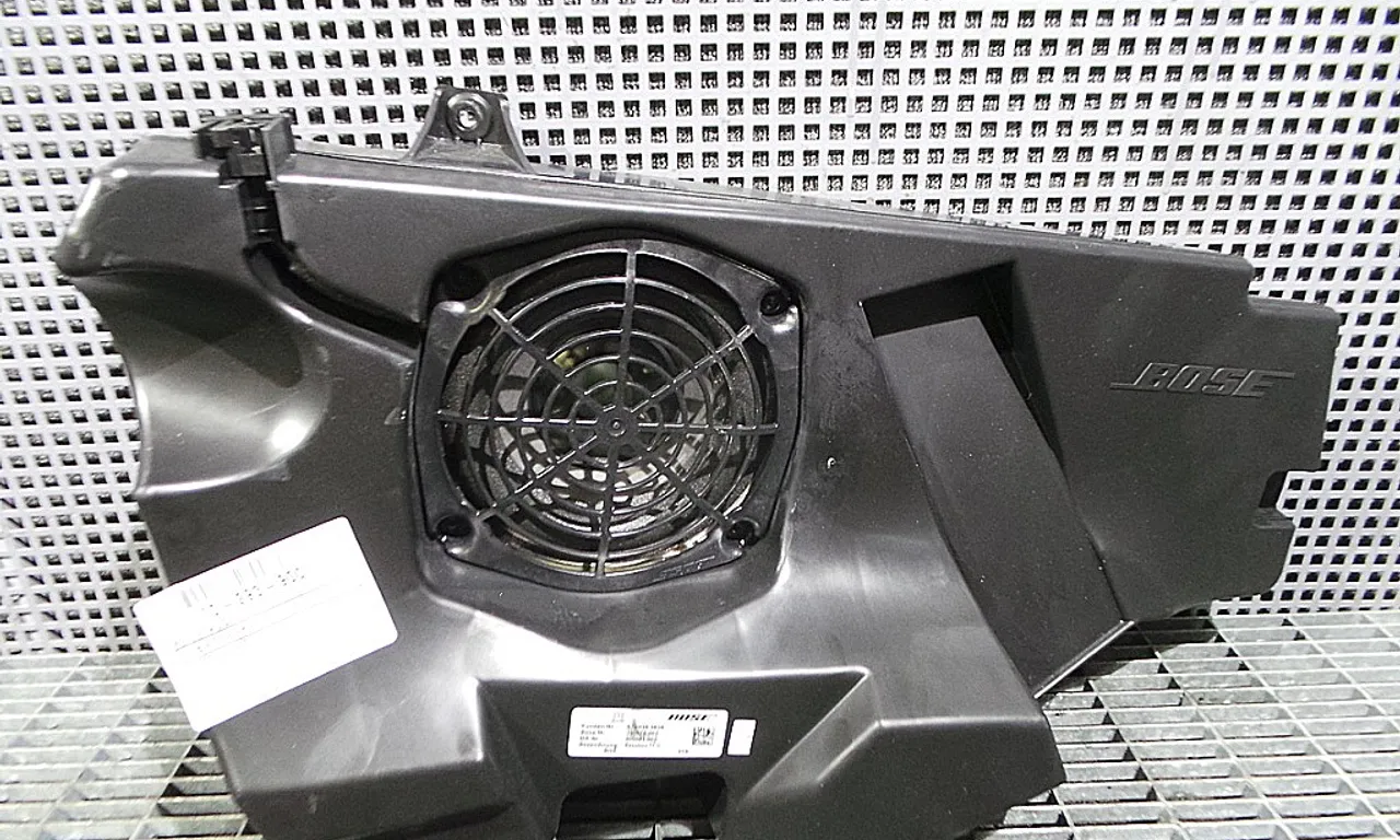 SUBWOOFER AUDI TT 2006-2015