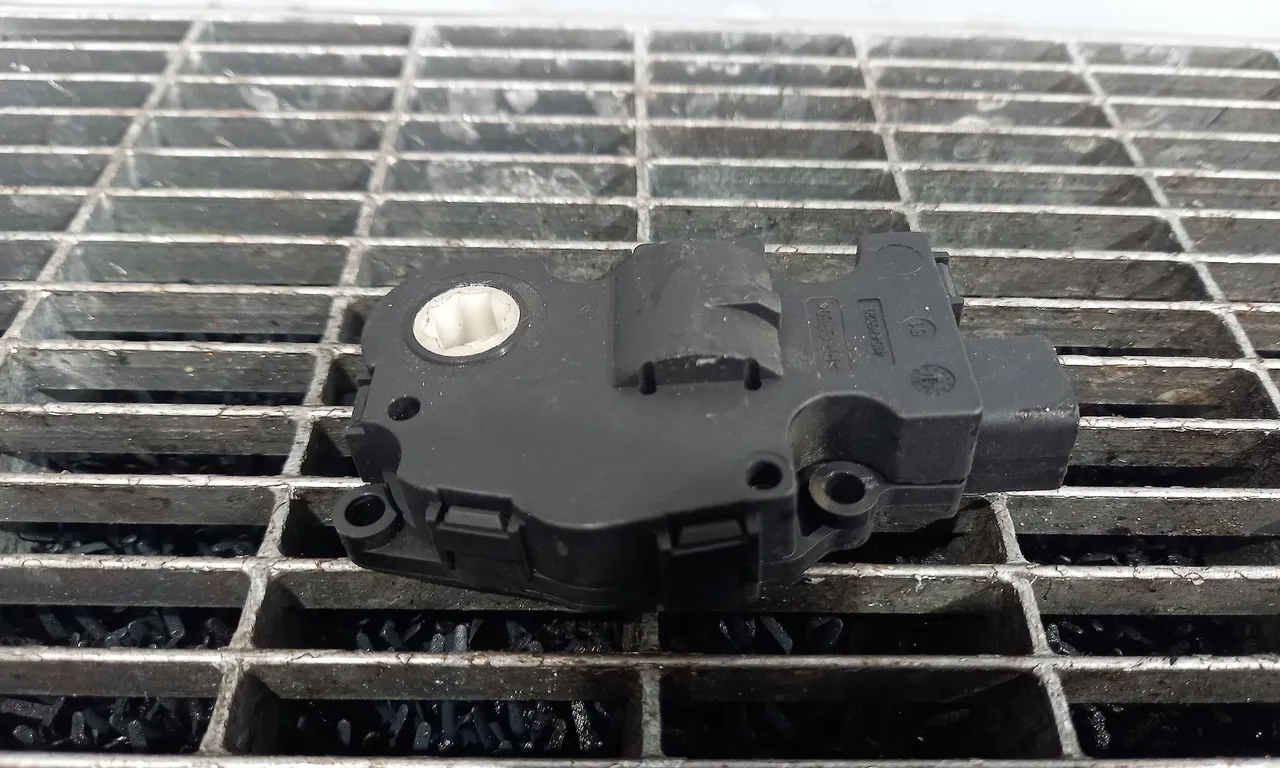 MOTORAS CLAPETA INCALZIRE BMW 1 2006-2012