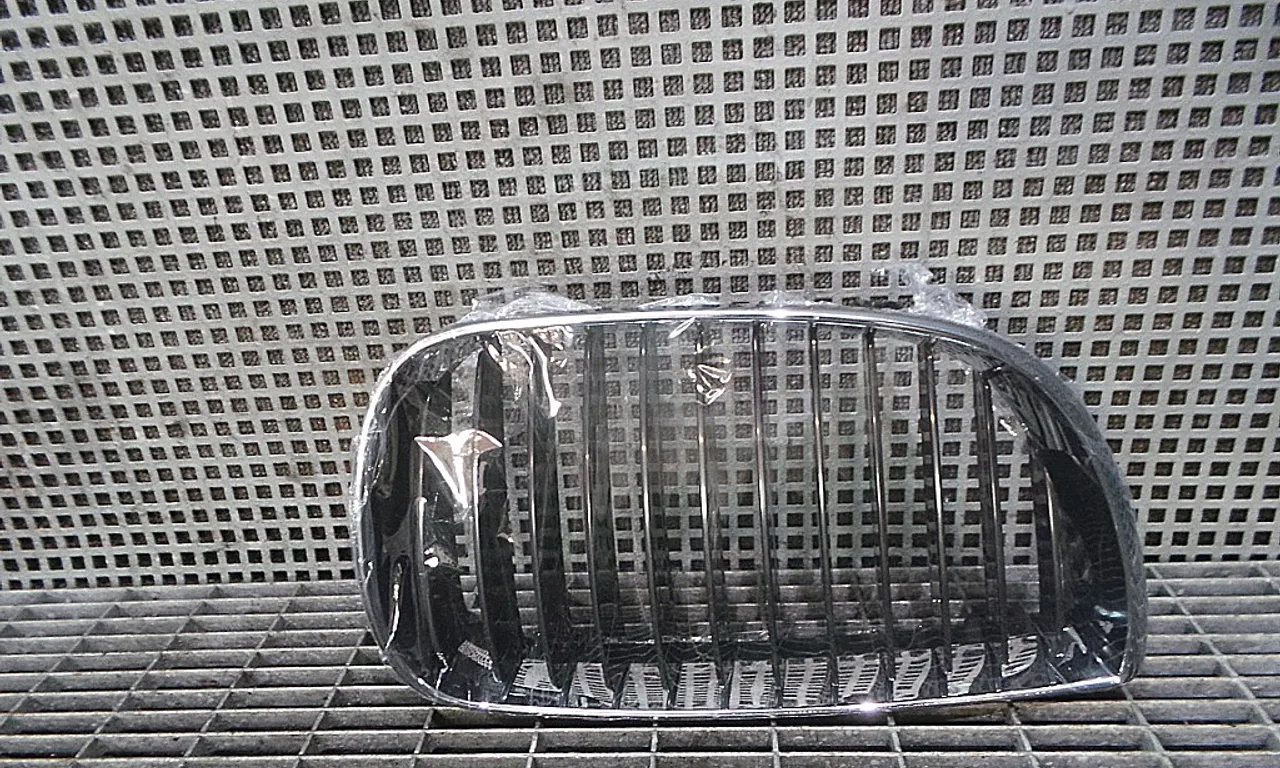 GRILA FATA BMW 1 2003-2013