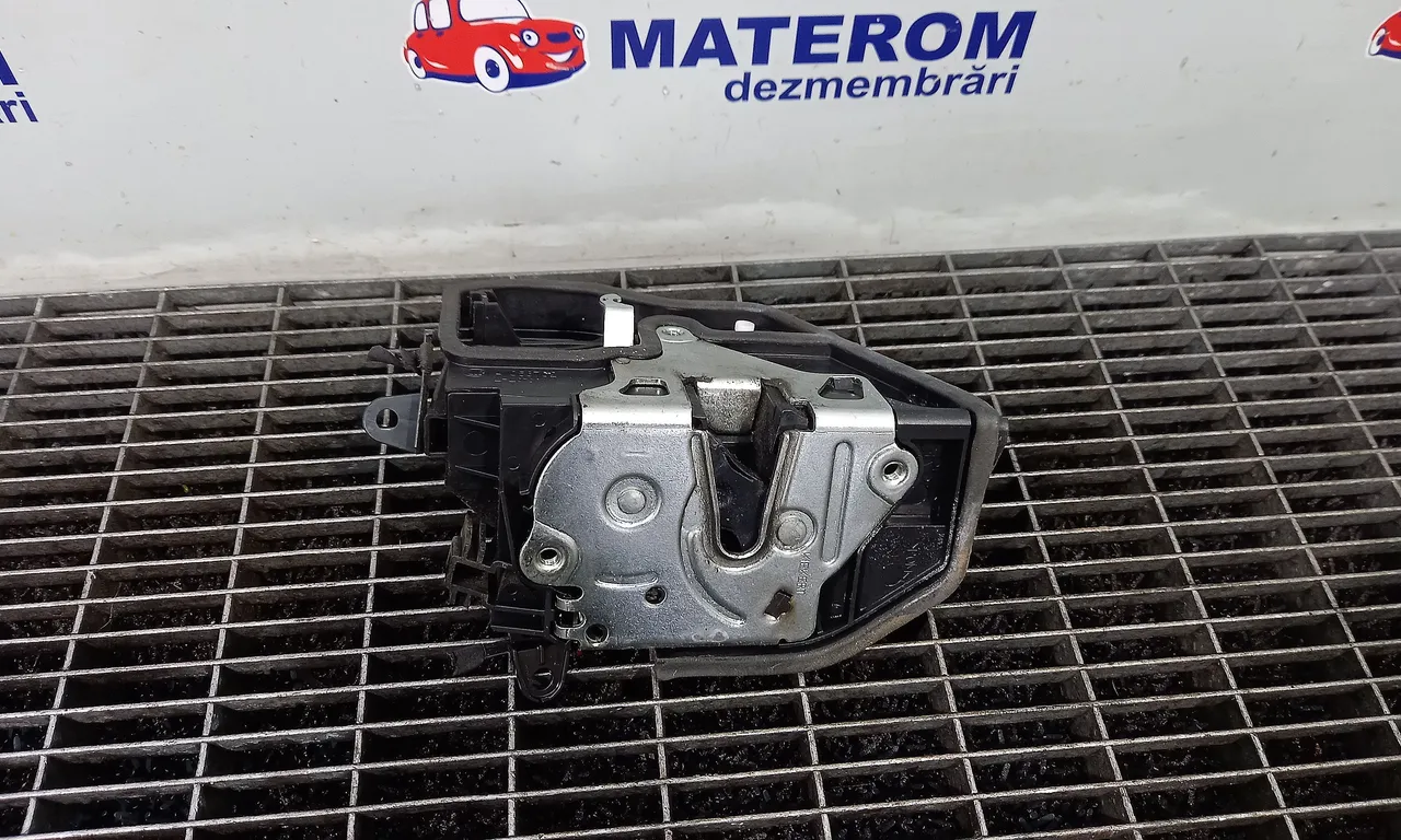 INCUIETOARE USA FATA DREAPTA BMW 1 2003-2013