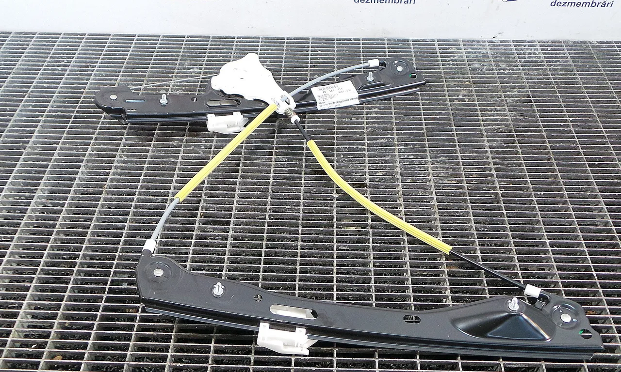 MACARA USA FATA DREAPTA BMW 1 2003-2013