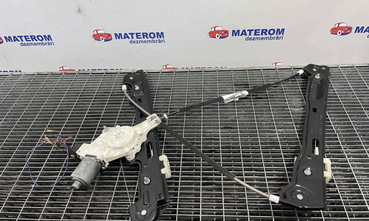 MACARA USA FATA DREAPTA BMW 1 2003-2013