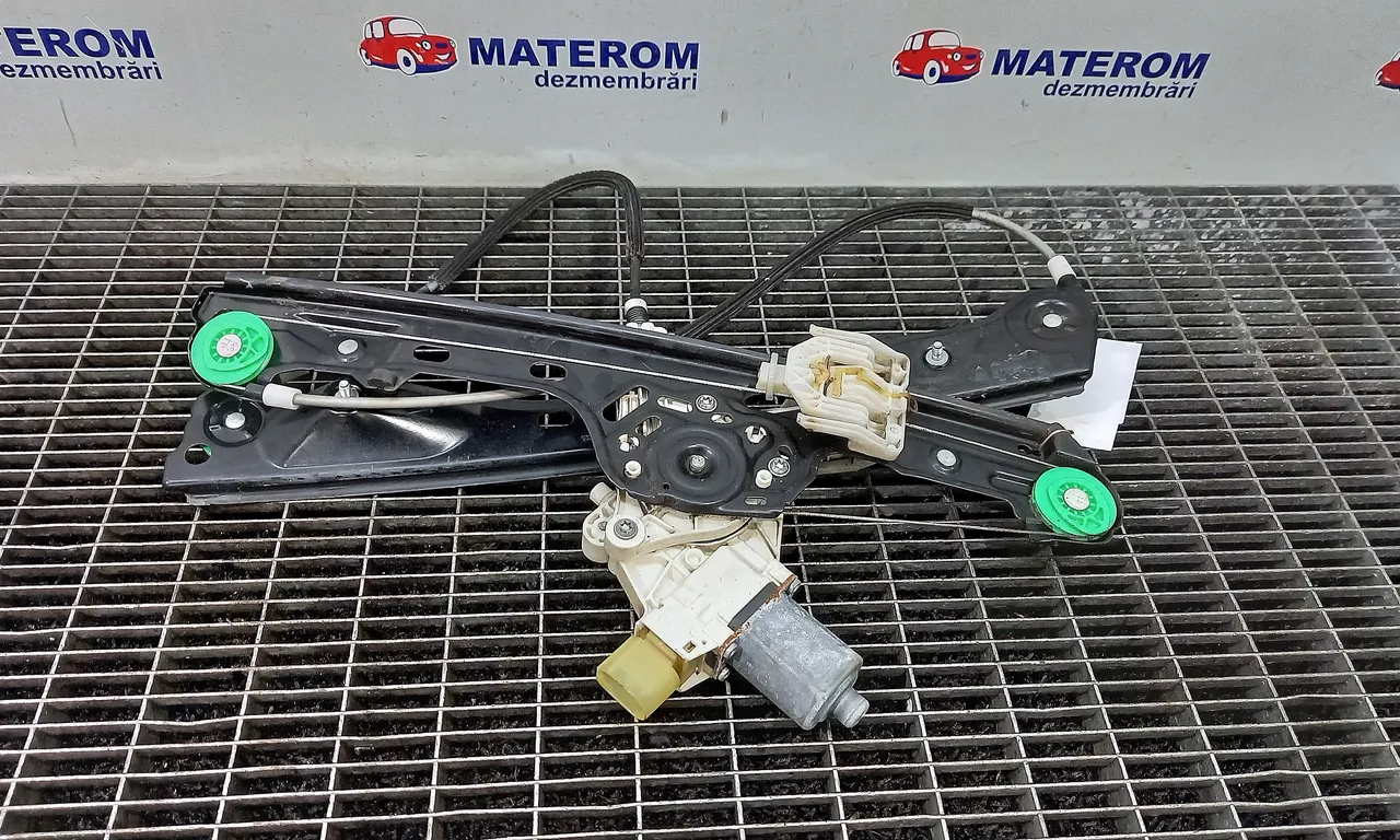 MACARA USA FATA STANGA BMW 1 2003-2013
