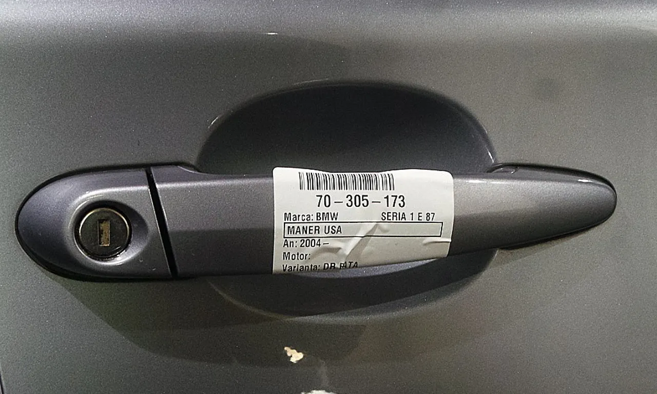 MANER USA FATA DREAPTA BMW 1 2003-2013