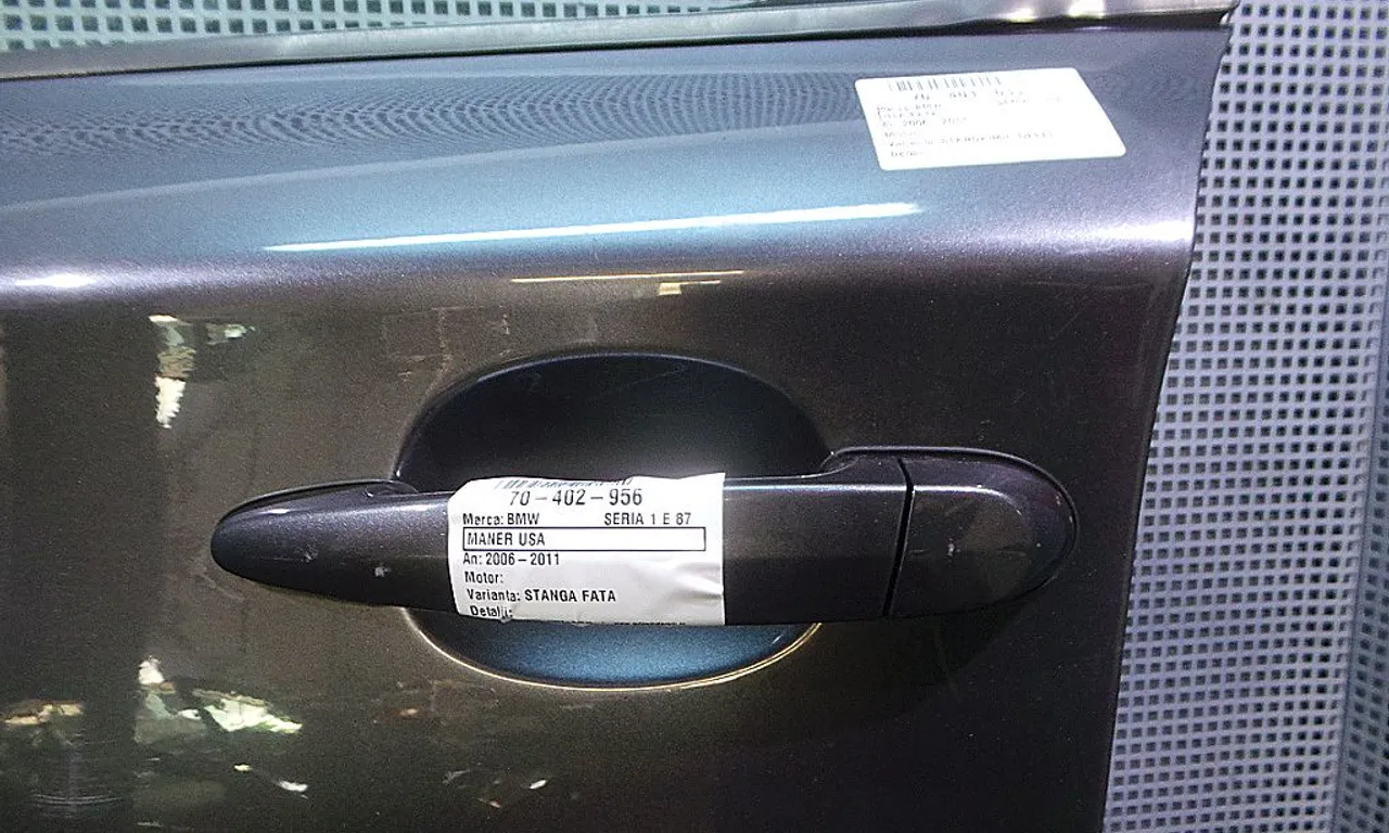 MANER USA FATA STANGA BMW 1 2003-2013