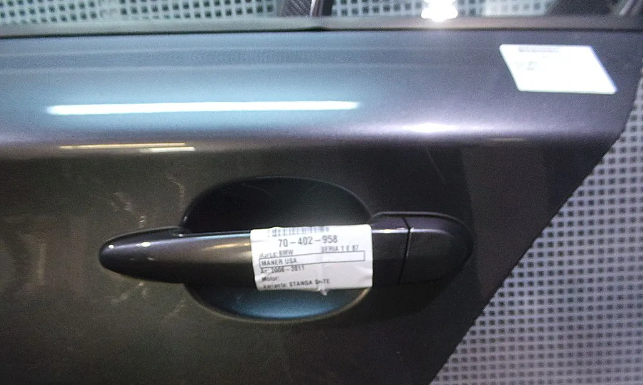 MANER USA SPATE STANGA BMW 1 2003-2013