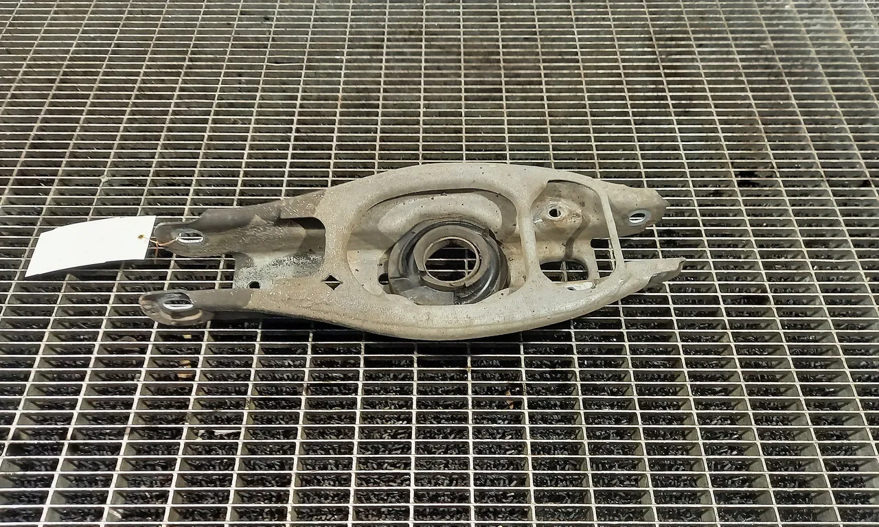 BRAT SPATE INFERIOR STANGA BMW 1 2003-2013