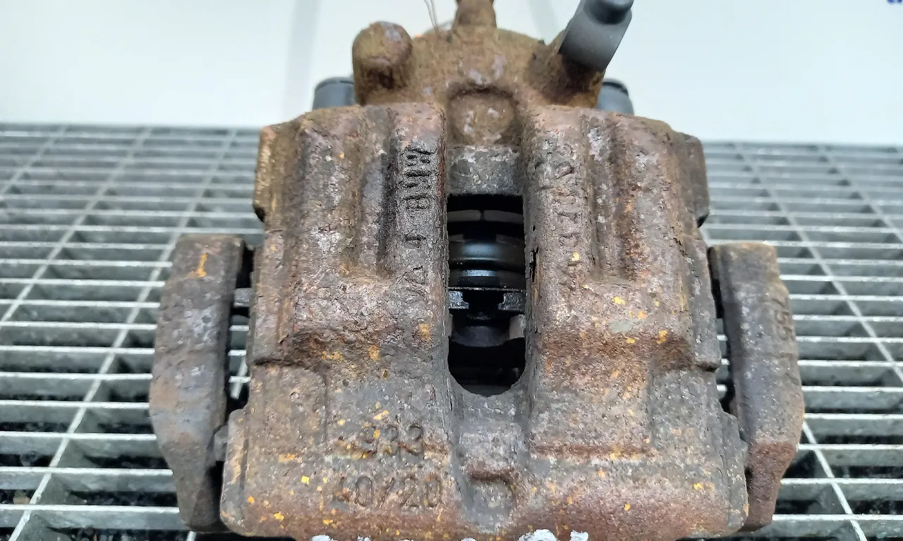 ETRIER SPATE STANGA BMW 1 2003-2013