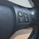 Volan din piele cu comenzi BMW 1 2003-2013, vedere laterala