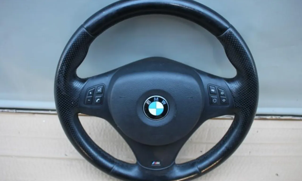 Volan din piele cu comenzi BMW 1 2003-2013