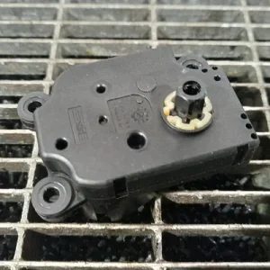 MOTORAS CLAPETA INCALZIRE