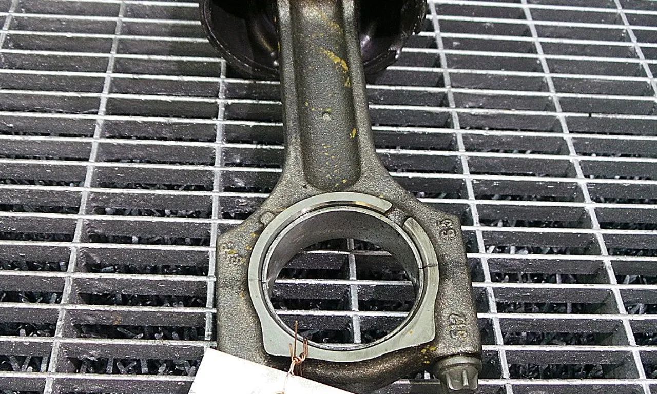 BIELA MOTOR BMW 1 2003-2013