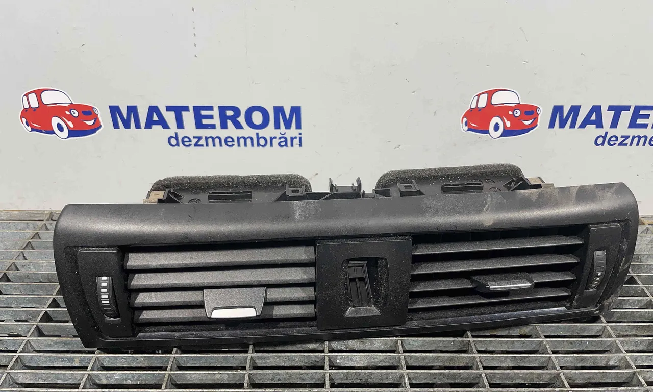 GRILA BORD BMW 1 2011-2019