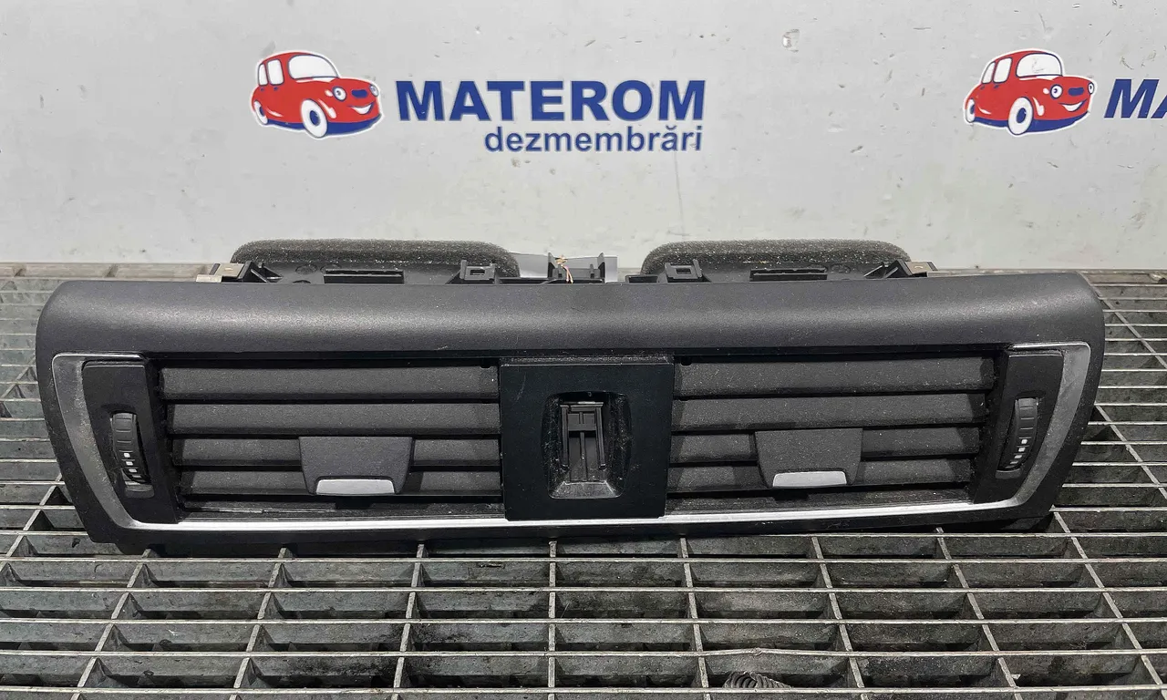GRILA BORD BMW 1 2011-2019