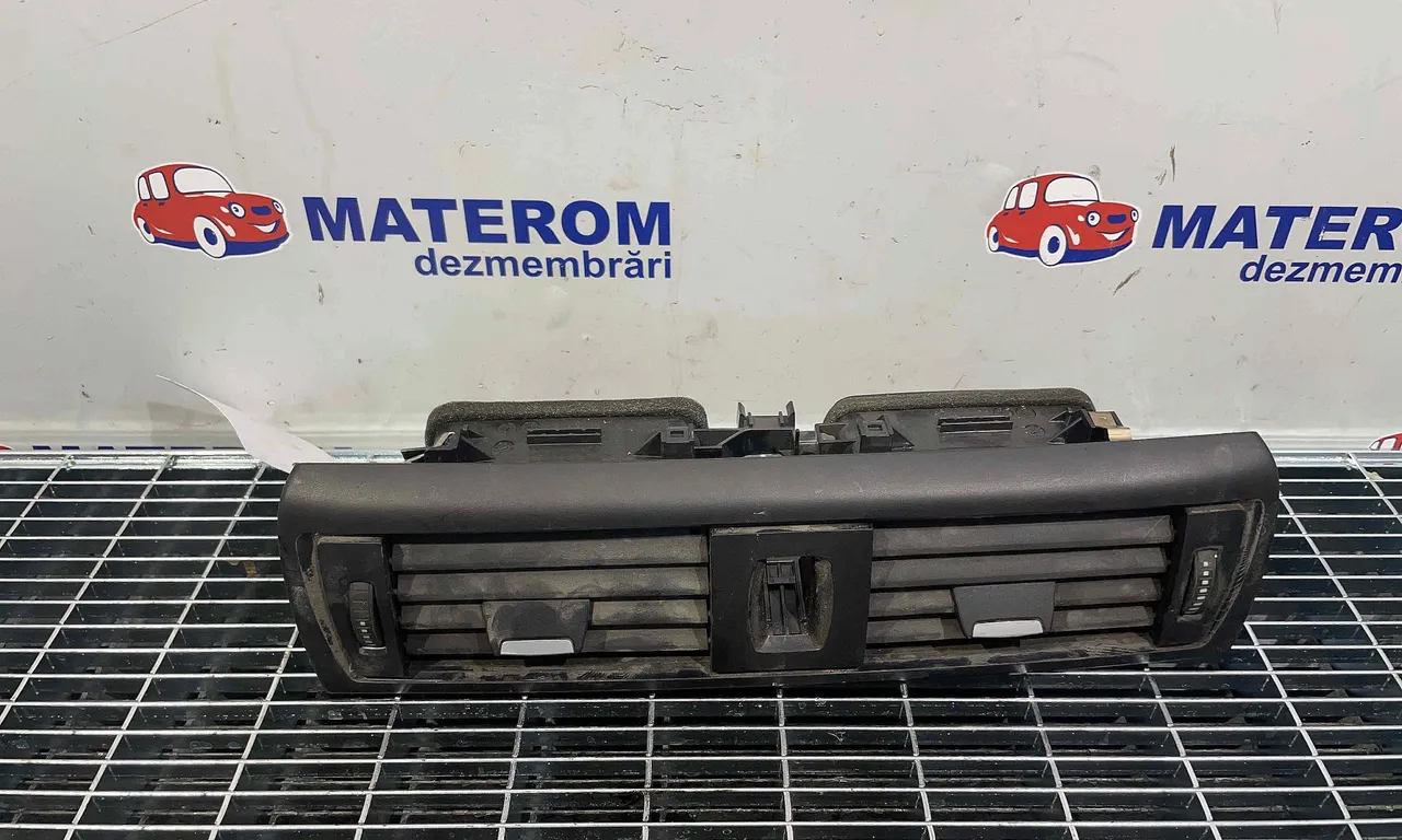 GRILA BORD BMW 1 2011-2019