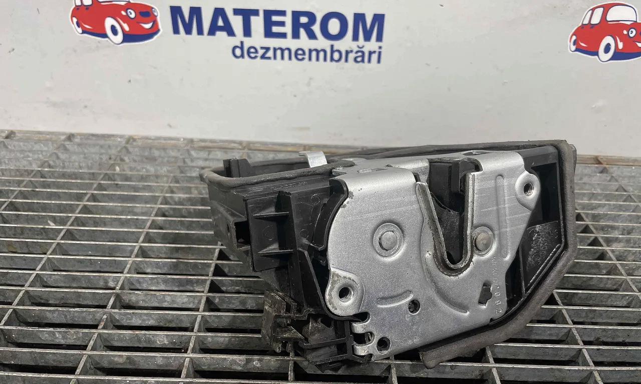 INCUIETOARE USA FATA DREAPTA BMW 1 2011-2019