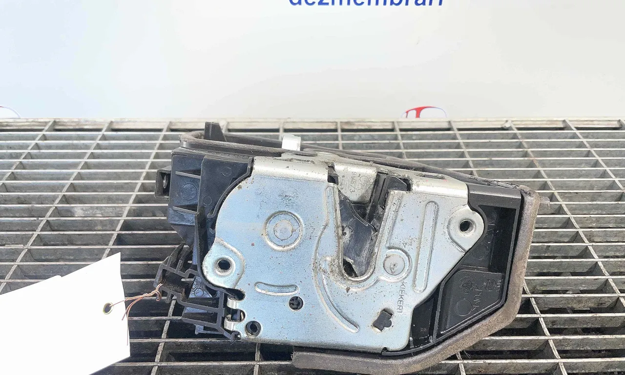 INCUIETOARE USA FATA DREAPTA BMW 1 2011-2019