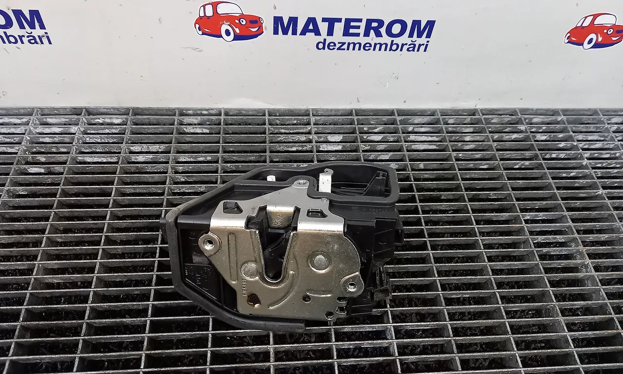INCUIETOARE USA FATA STANGA BMW 1 2011-2019