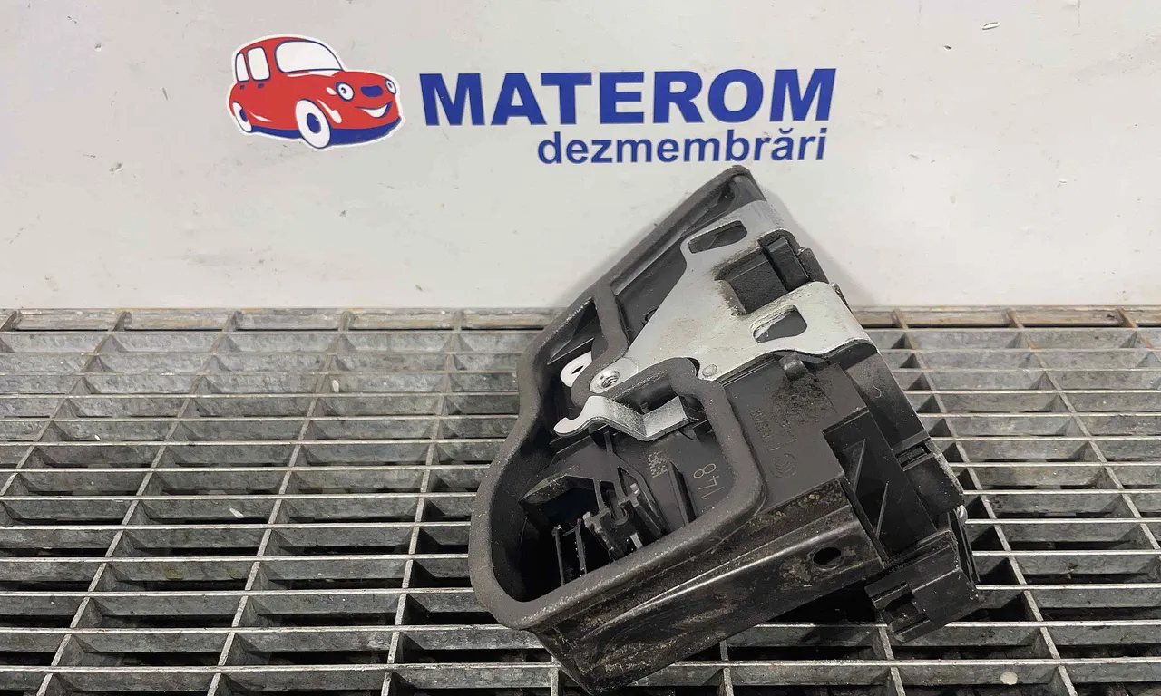 INCUIETOARE USA SPATE DREAPTA BMW 1 2011-2019