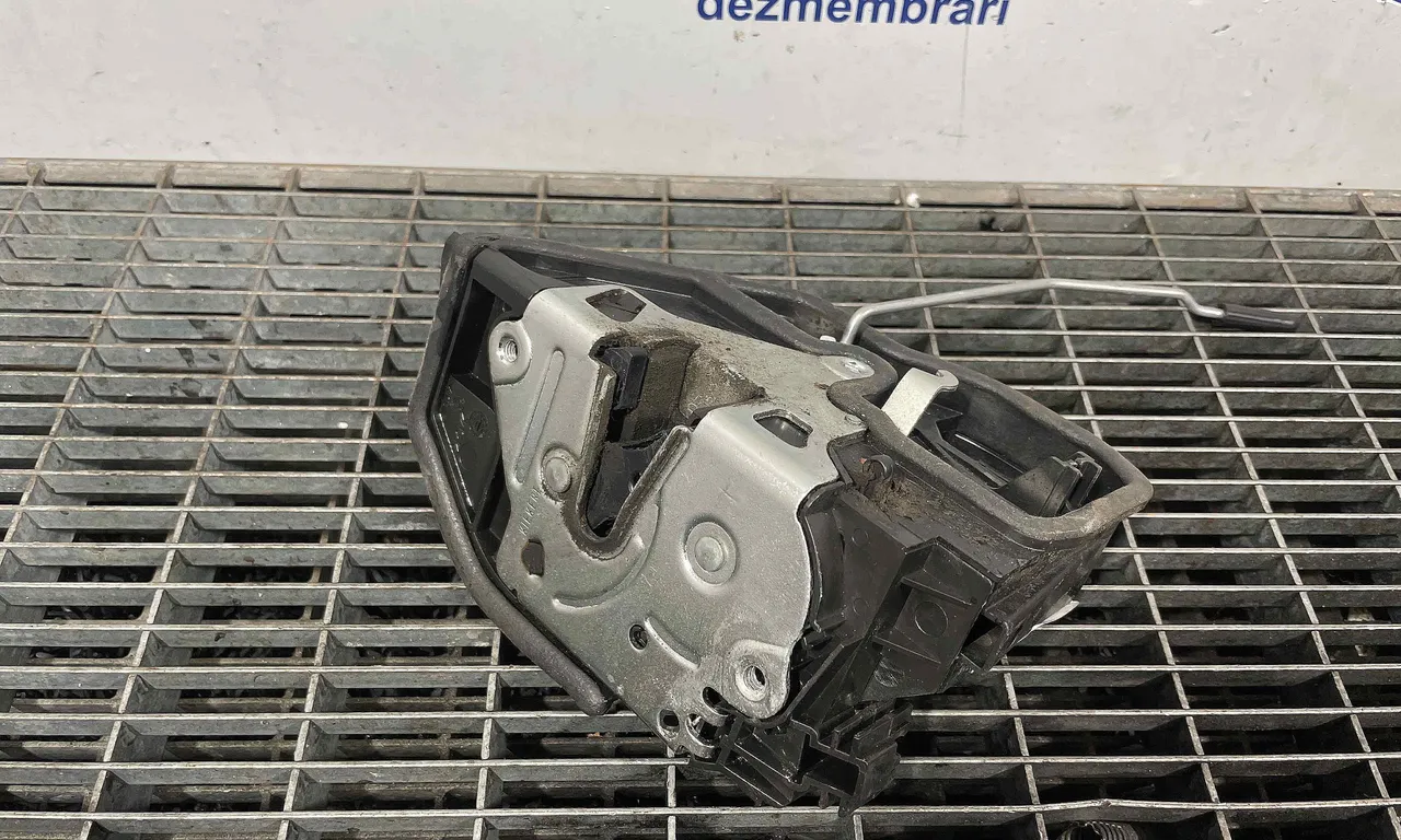 INCUIETOARE USA SPATE STANGA BMW 1 2011-2019