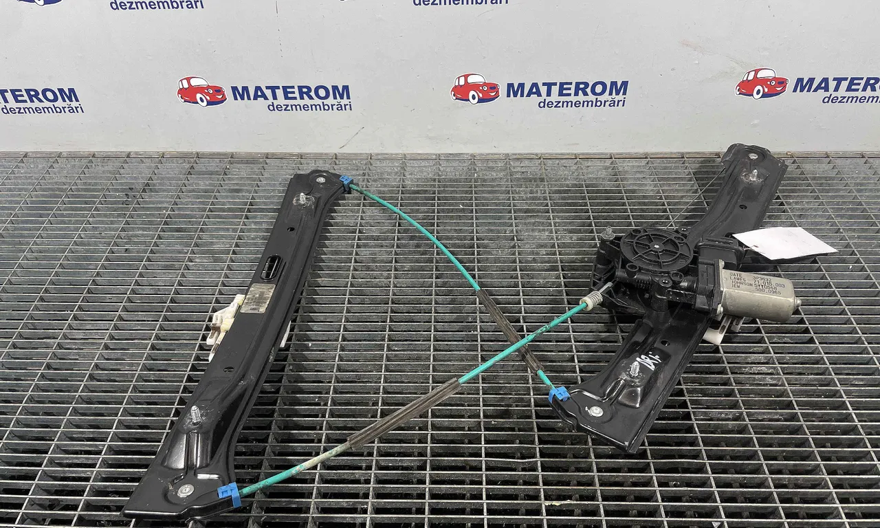 MACARA USA FATA DREAPTA BMW 1 2011-2019