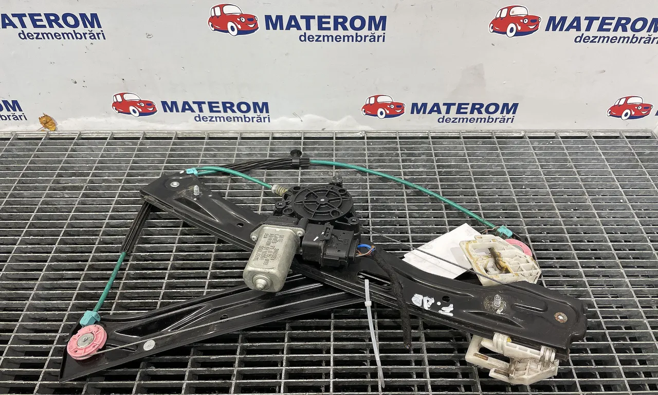 MACARA USA FATA DREAPTA BMW 1 2011-2019