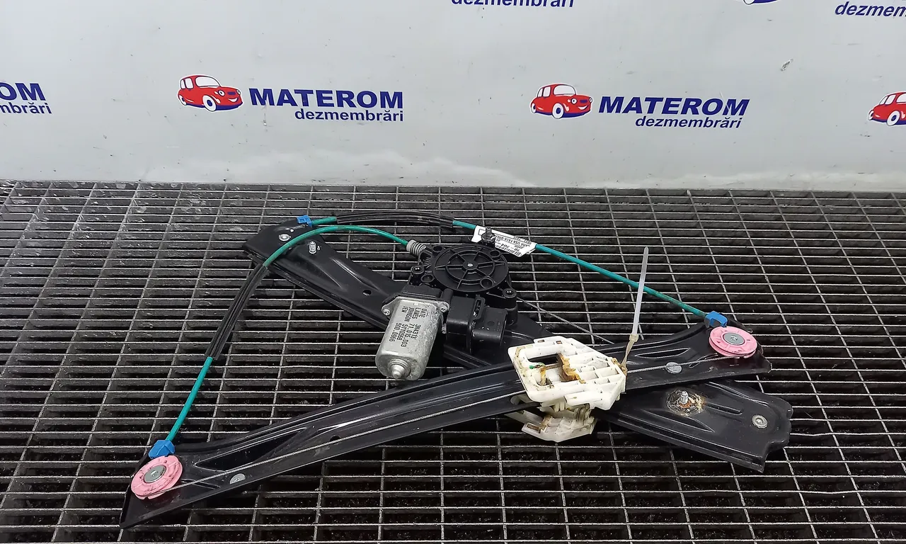 MACARA USA FATA DREAPTA BMW 1 2011-2019