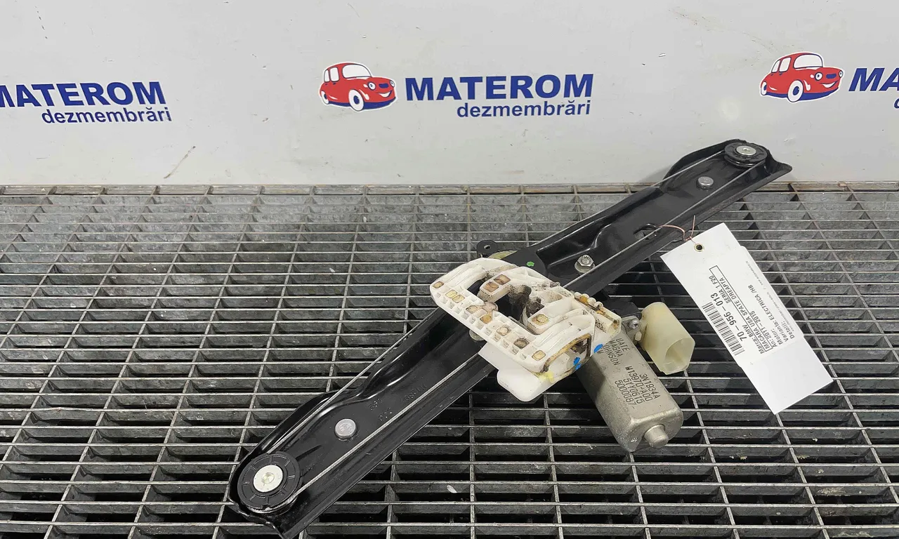 MACARA USA SPATE DREAPTA BMW 1 2011-2019