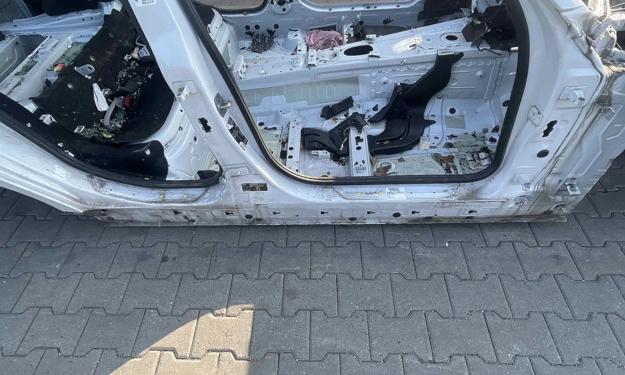 PRAG DREAPTA BMW 1 2011-2019