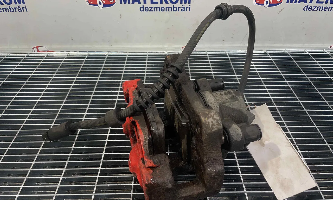 ETRIER FATA DREAPTA BMW 1 2011-2019