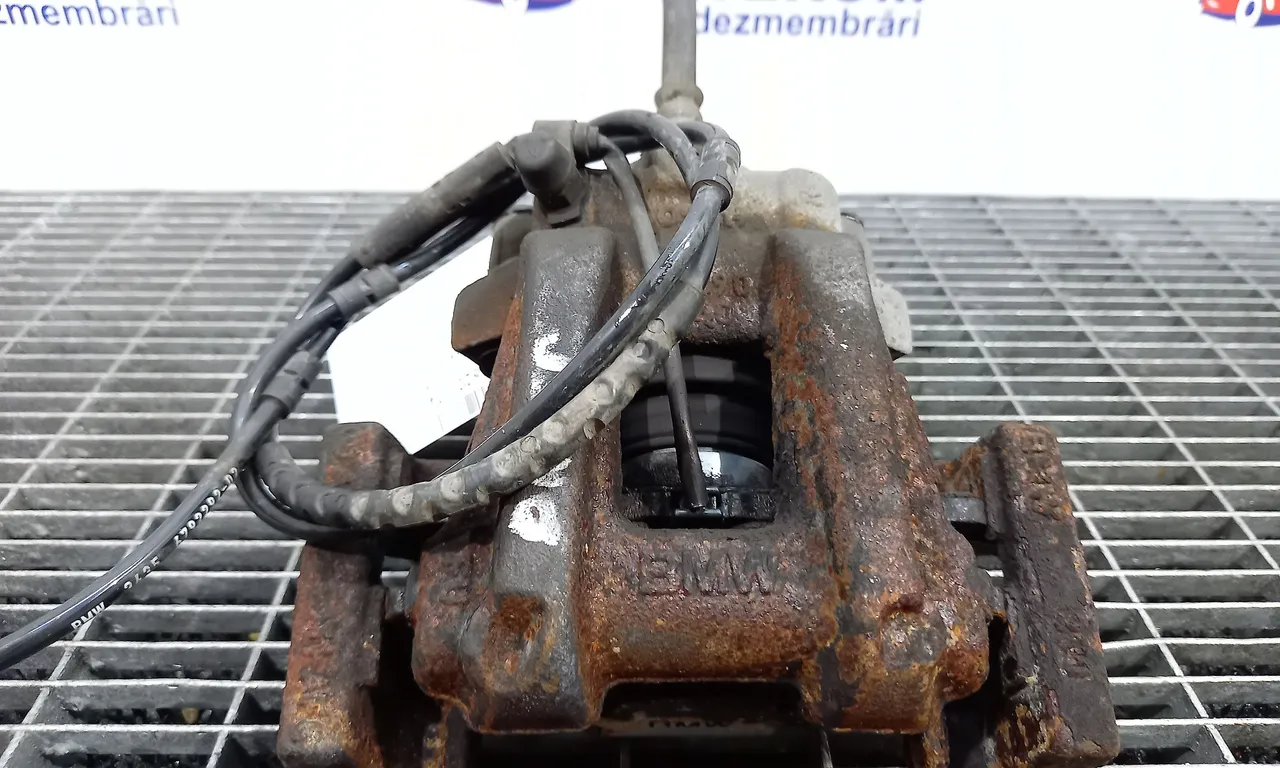 ETRIER SPATE DREAPTA BMW 1 2011-2019