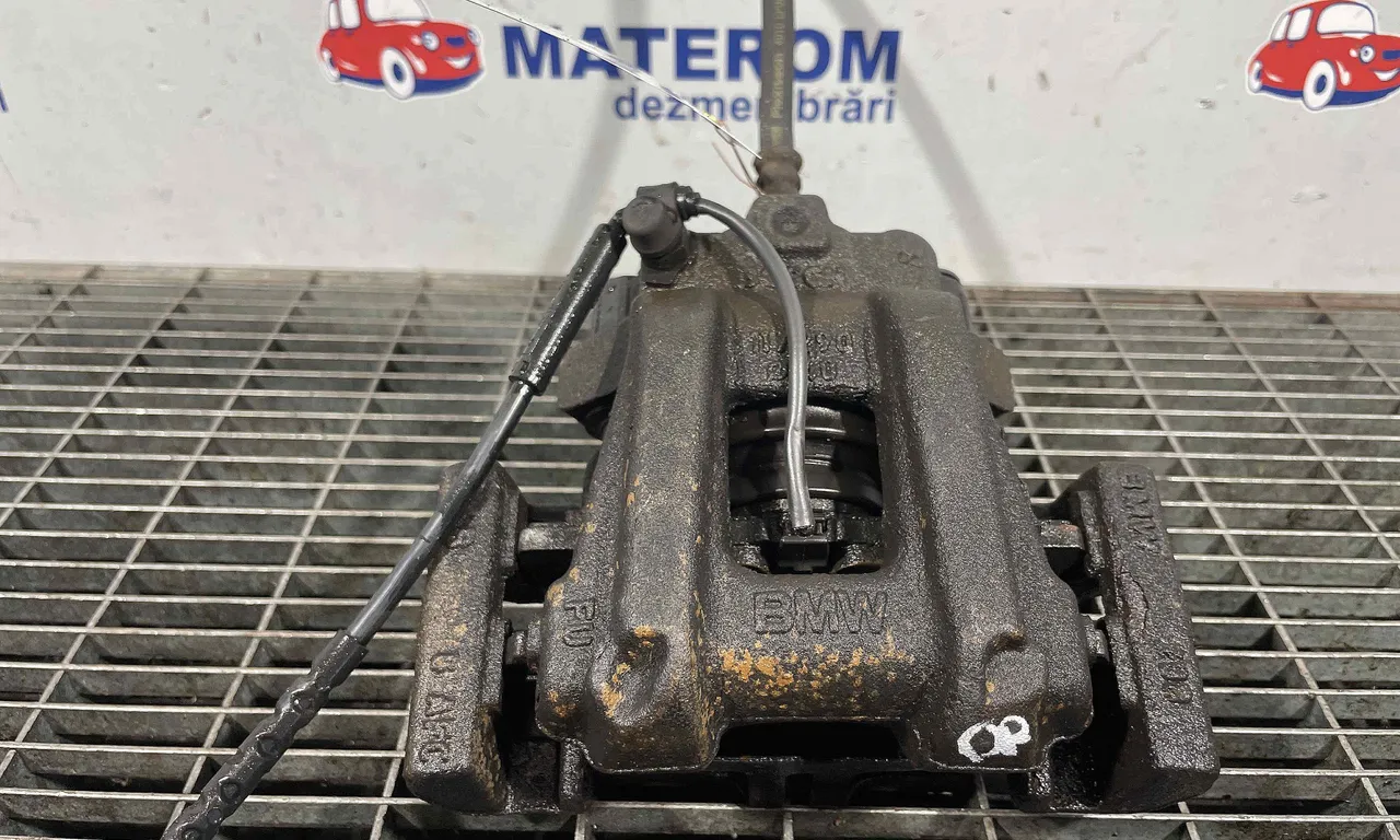ETRIER SPATE DREAPTA BMW 1 2011-2019