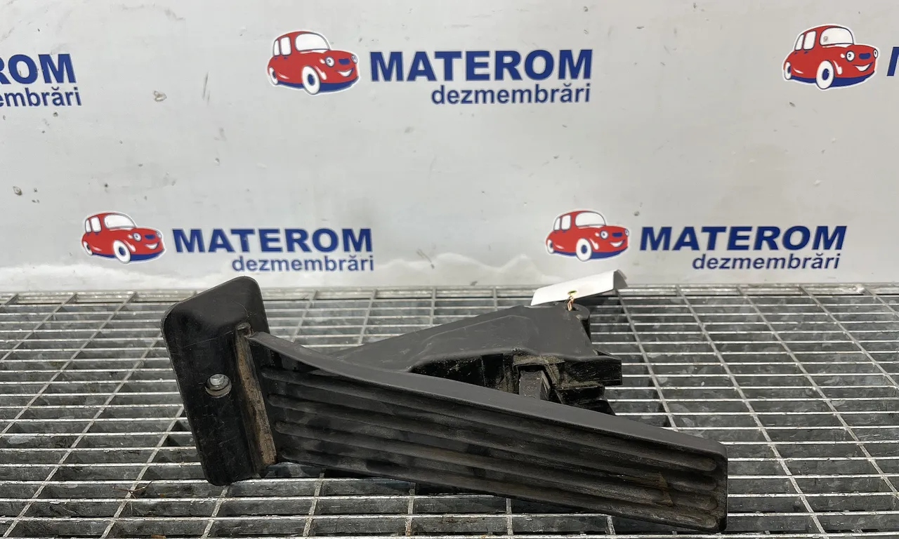 PEDALA ACCELERATIE BMW 1 2011-2019