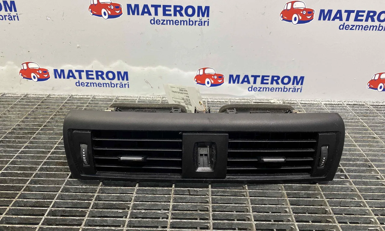 GRILA BORD BMW 1 2011-2019