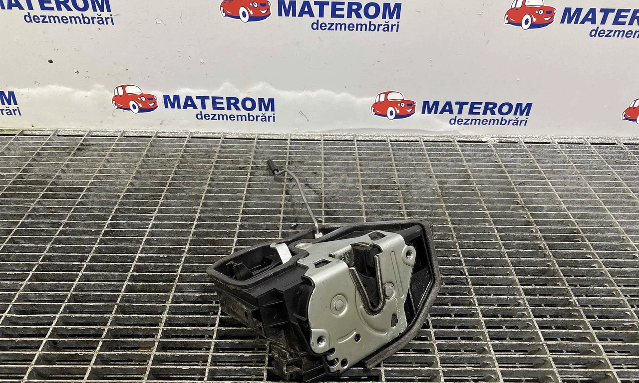 INCUIETOARE USA FATA DREAPTA BMW 1 2011-2019