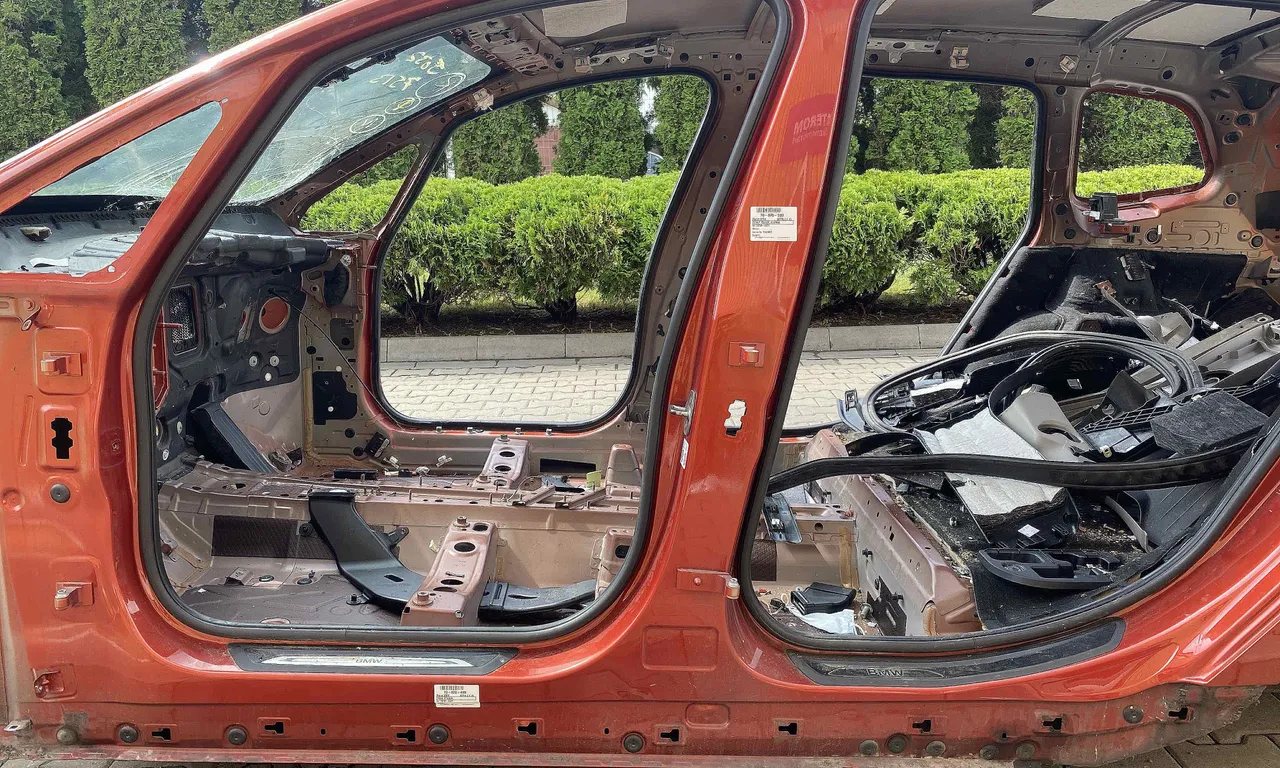 PRAG STANGA BMW 2 Active 2013-2021